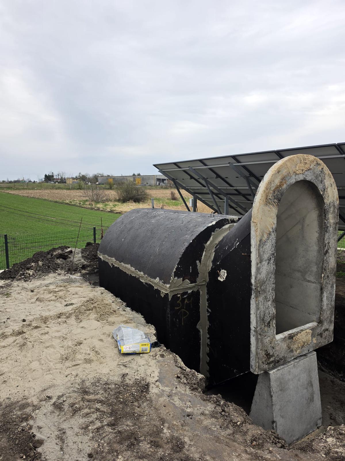 Piwnica betonowa – wejście boczne czy górne